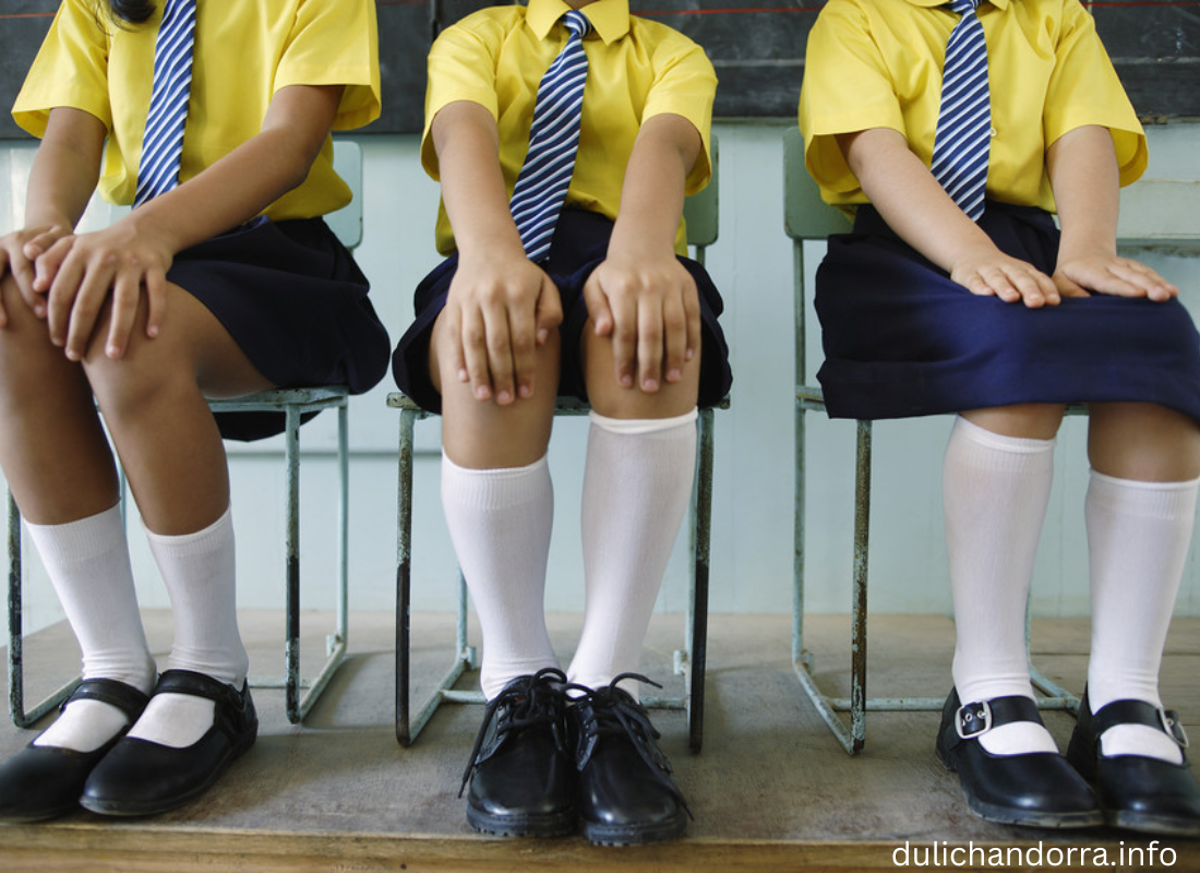 Schoolbelles uniforms